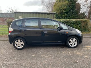 /photos/9516/6829ab37-8ae8-6dbb-d959-7ba59dd2ed20_i320x240.jpg