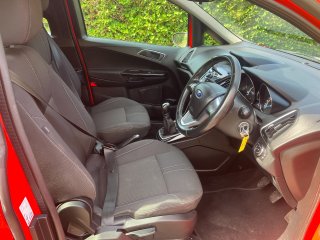 /photos/9516/a48566bd-3834-8164-a0d1-fff24a3c2591_i320x240.jpg