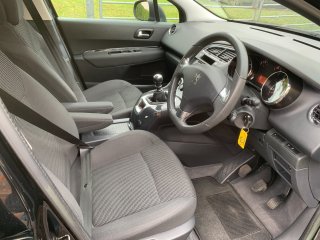 /photos/9516/ae837cca-4678-cc14-f92a-748da7882ebb_i320x240.jpg